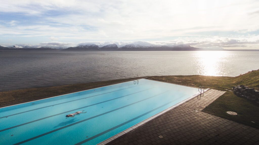 Hofsós zwembad - IJsland - Christoffel Travel