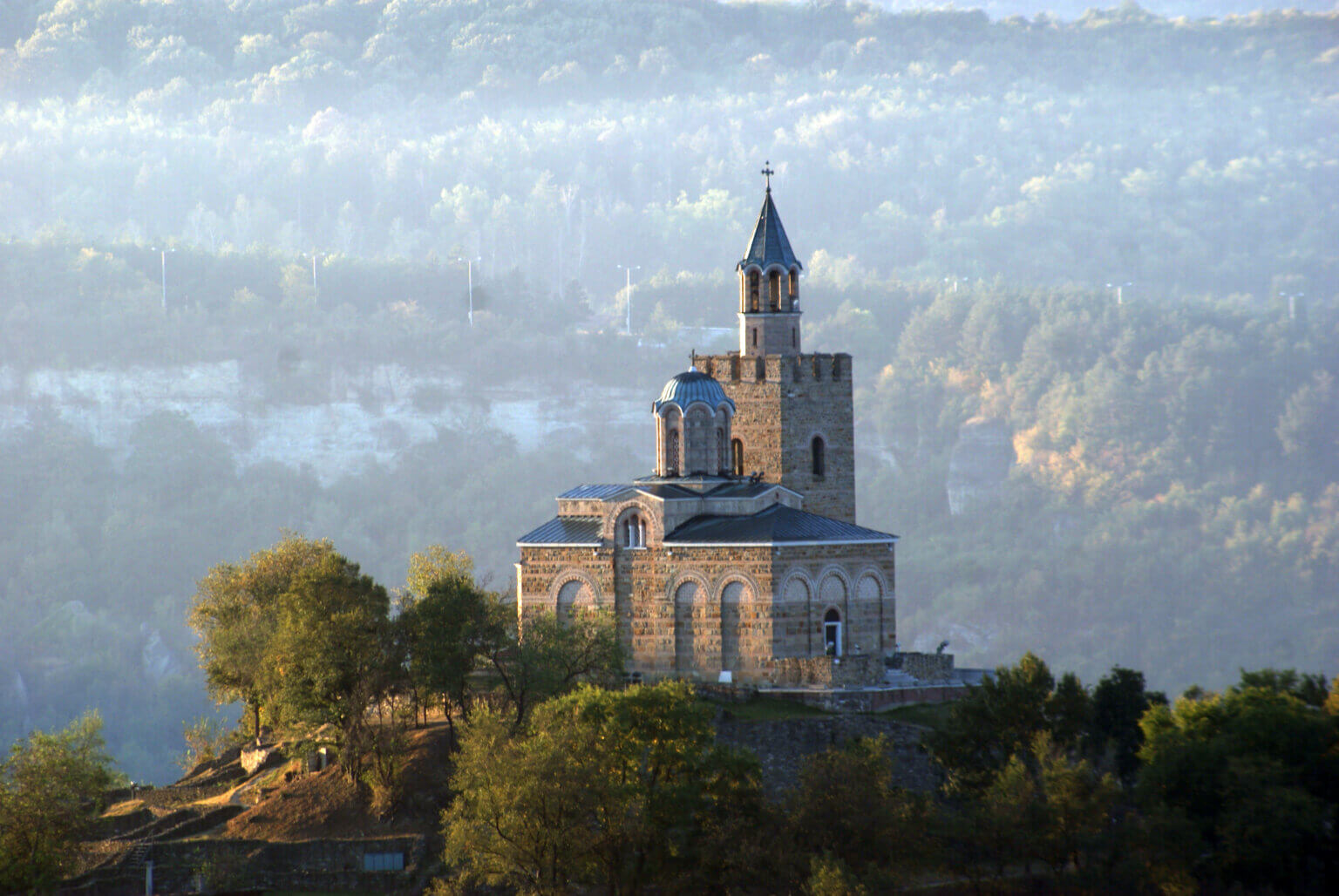 Tsarevets,,Veliko,Tarnovo,,Bulgaria,,The,Church,,Sunrise