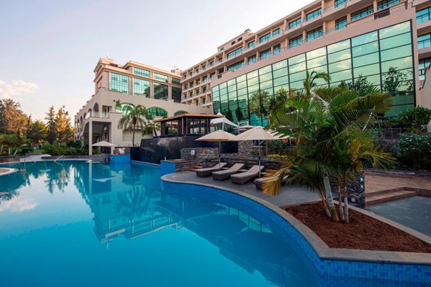 Kigali Marriott Hotel met luxe zwembad en moderne uitstraling – stijlvol verblijf in het hart van Kigali met Christoffel Travel