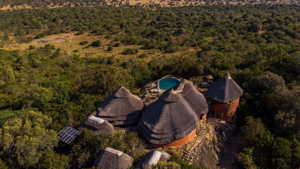 Luxe tent bij zonsondergang in Mihingo Lodge, hooggelegen in het Lake Mburo National Park – met Christoffel Travel