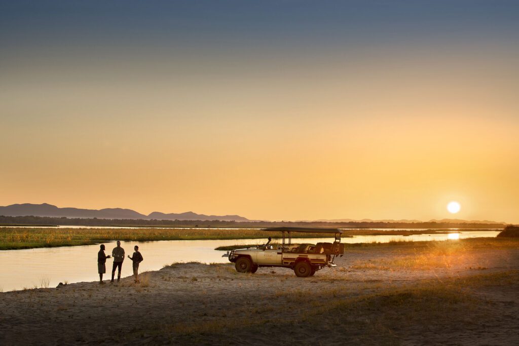 Nyamatusi Camp in Mana Pools met luxe safaritenten en uitzicht op de Zambezi-rivier in Zimbabwe.