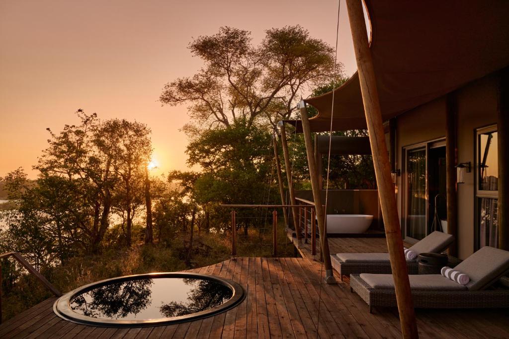 Victoria Falls River Lodge in Zimbabwe – luxe verblijf aan de Zambezi met Christoffel Travel