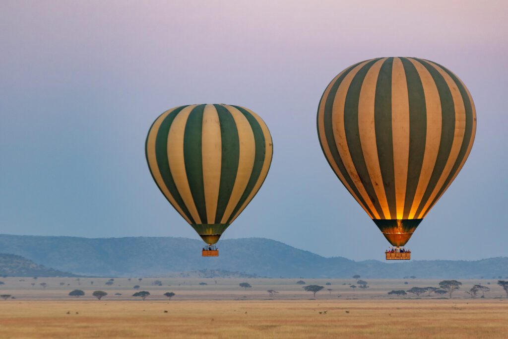 Luchtballonvaart over de Serengeti bij zonsopkomst, Tanzania – met Christoffel Travel