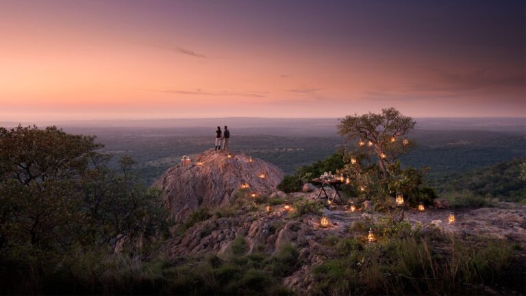 Phinda Rock Lodge, exclusieve safari-lodge op een rotswand met uitzicht over de bush, Zuid-Afrika – Christoffel Travel