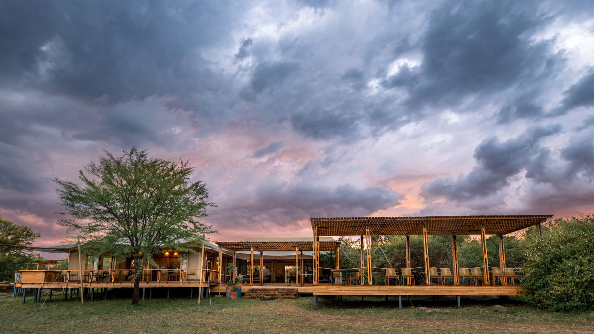 Sayari Camp in de noordelijke Serengeti, luxe safaritenten met uitzicht over de eindeloze vlaktes van Tanzania – Christoffel Travel